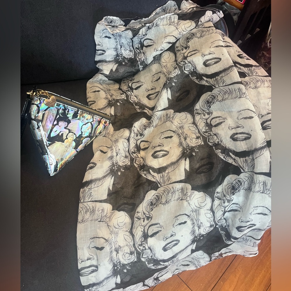 Marilyn Monroe Bundle with Scarf that has her face and triangular pocketbook